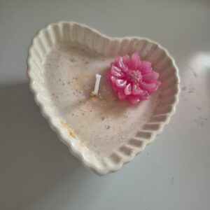 Vela corazón con flor pequeña
